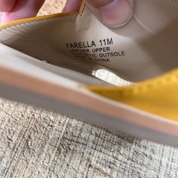 Cupcakes and‎ Cashmere Farella Slide Sandal Womens 11 M Yellow Leather Flats - Picture 6 of 8
